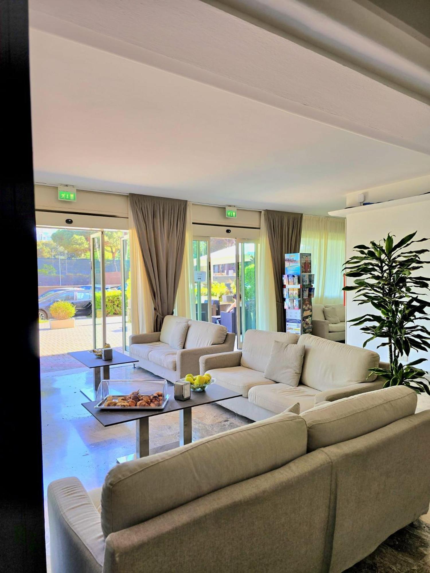 Hotel Helios Beach Milano Marittima Eksteriør billede